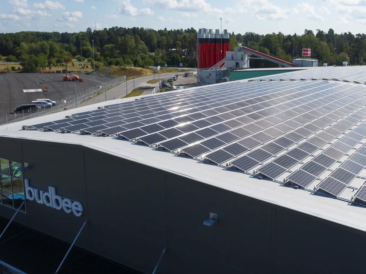 Budbee warehouse with solar panels